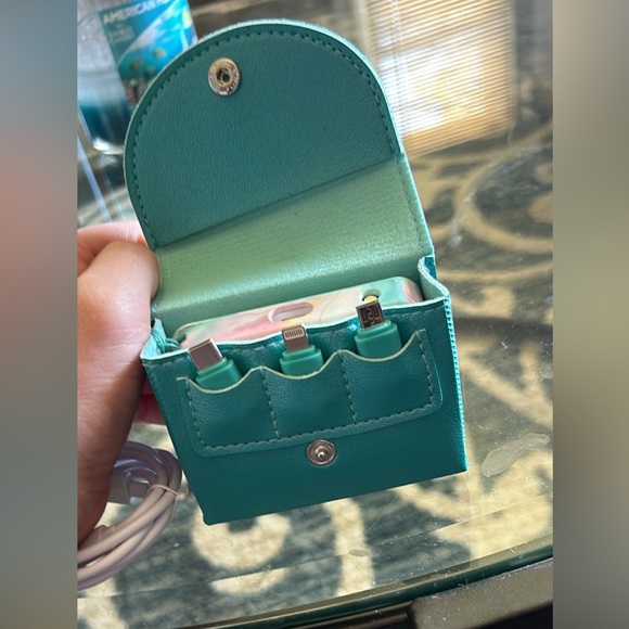 Limitless TotalBoost Mini Pro Portable Bank - Picture 2 of 3